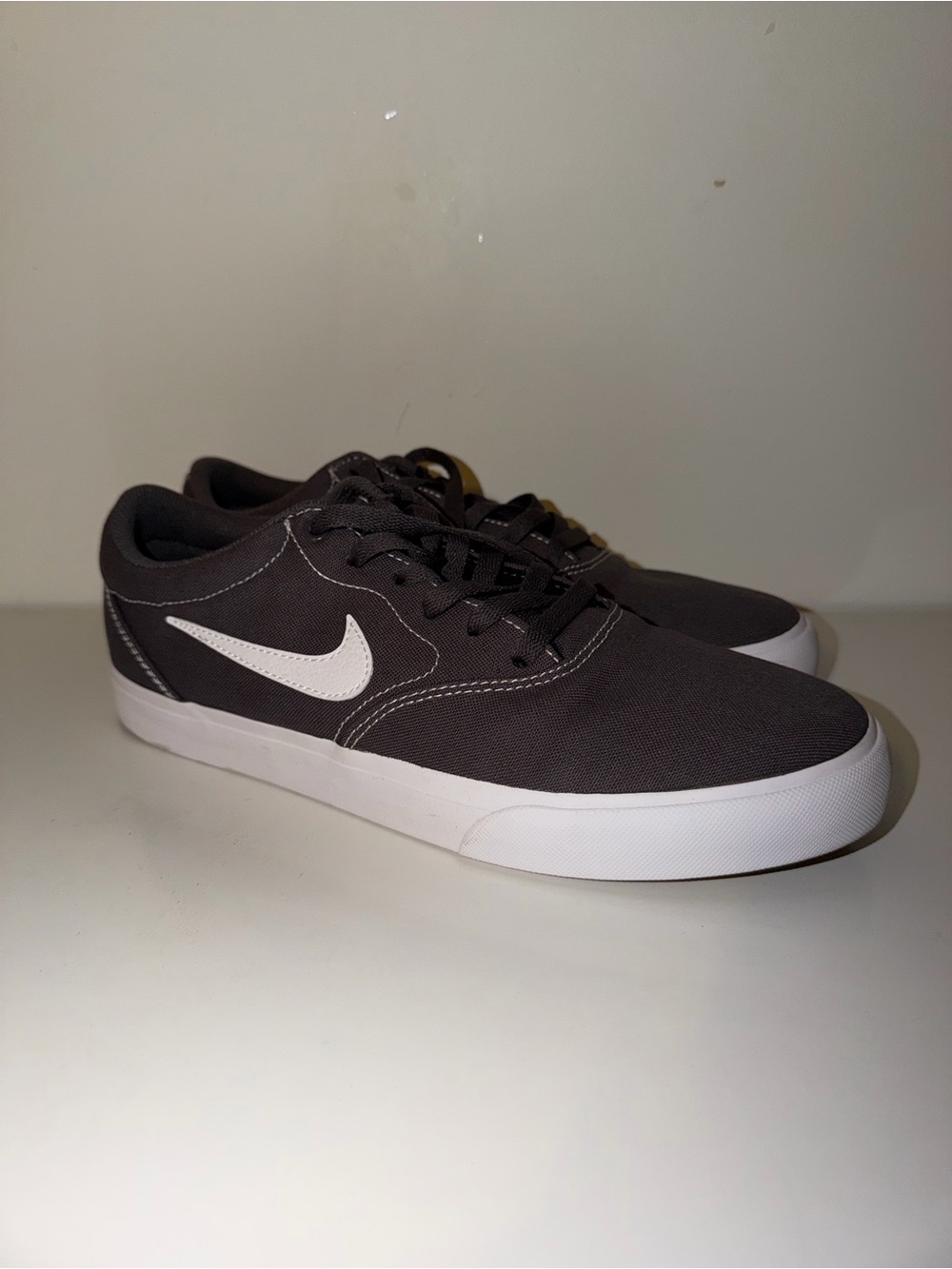 Nike Men’s Low-Top Skate Sneakers - Dark Gray/White